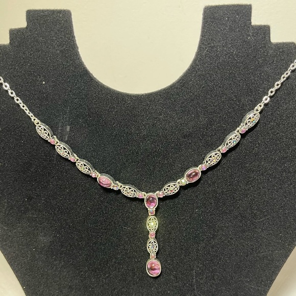 Vintage-look Silver and Pink/Purple Necklace. Silver tone. Costume jewelry - Picture 2 of 4